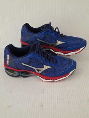 Mizuno Wave Creation Men's Blue Running Sneakers with Red Accents Size 7